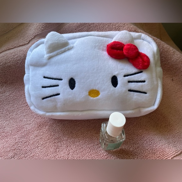 Hello Kitty Brand New Small Cosmetics Pouch Bag Clutch - Picture 2 of 3